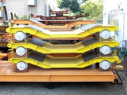 セグメント運搬台車